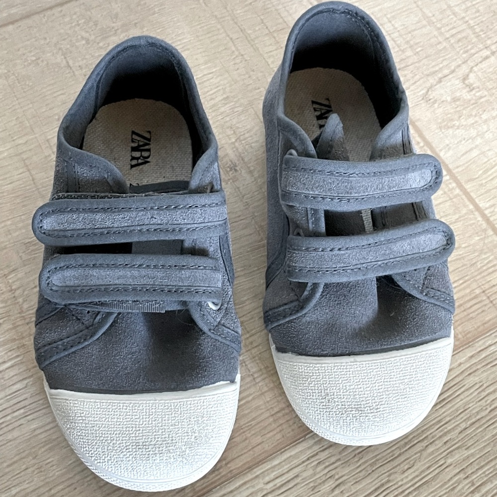 Zara kids shoes size 25